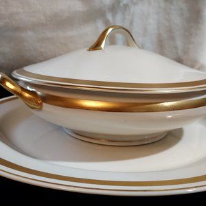 Classic 'Syracuse China' Gold band China Set.